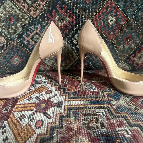 Christian Louboutin Demi You Patent (Sz 35, color Nude)